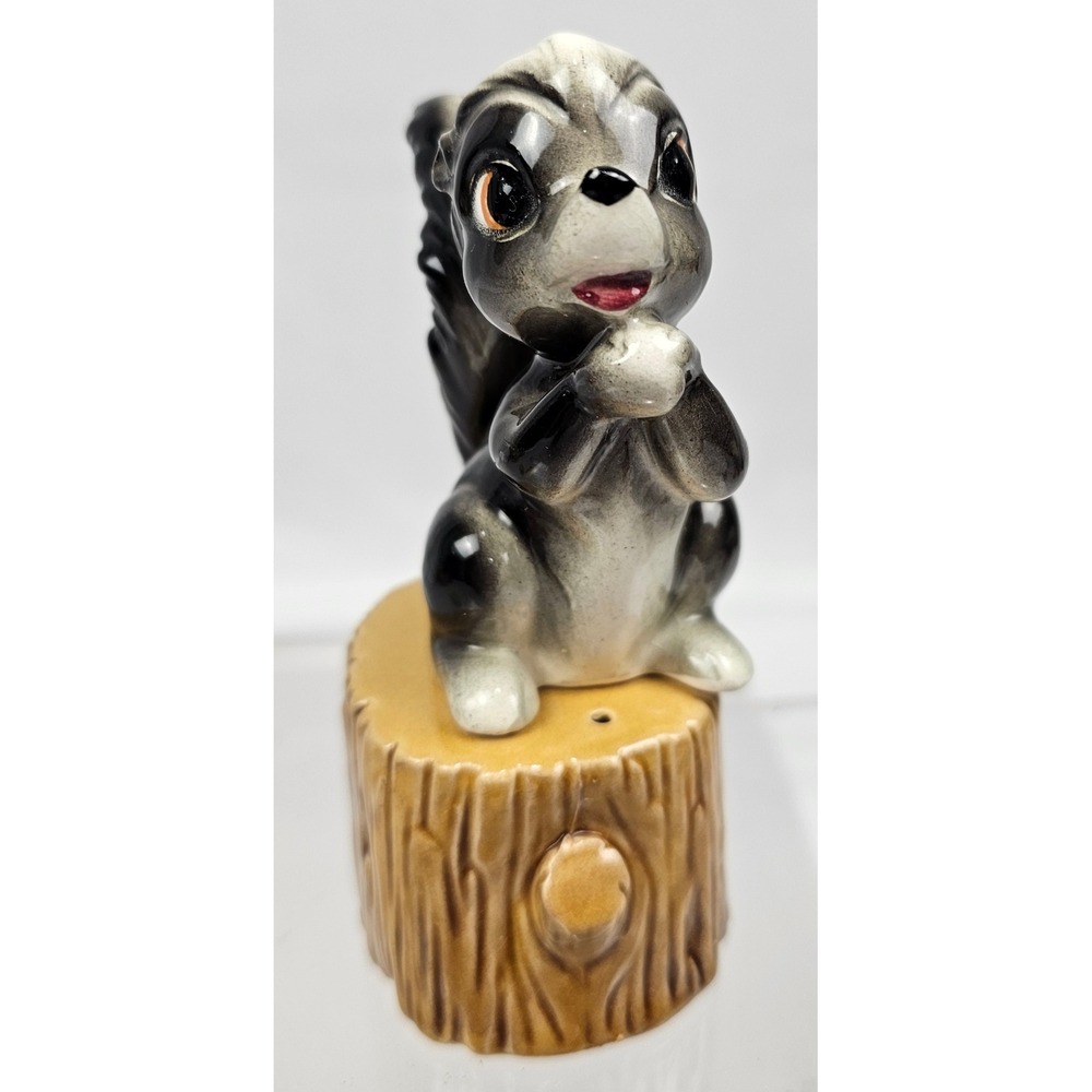 Vintage Ceramic Skunk on Tree Stump Salt and Pepper Shakers Set Black White H698